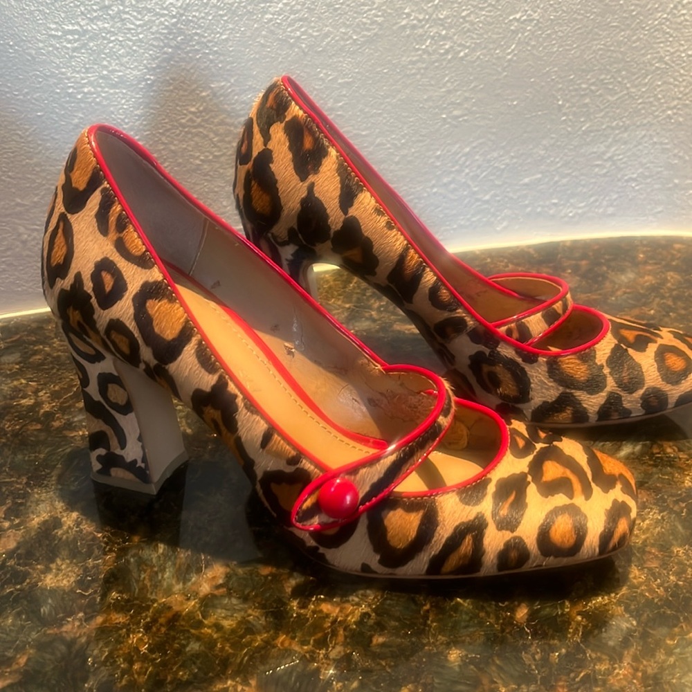 B Makowsky Leopard Print Heels Size 8 - image 1